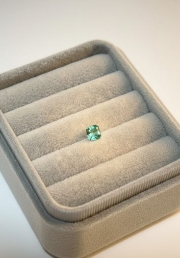 Cushion cut Colombian Emerald Loose stone 2.02ct