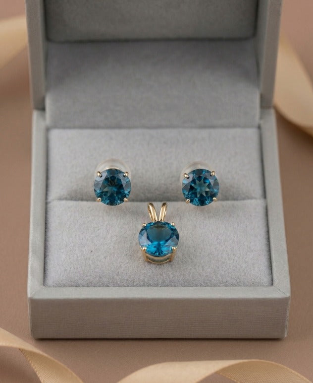 London Blue Topaz Set (Studs and Pendant)
